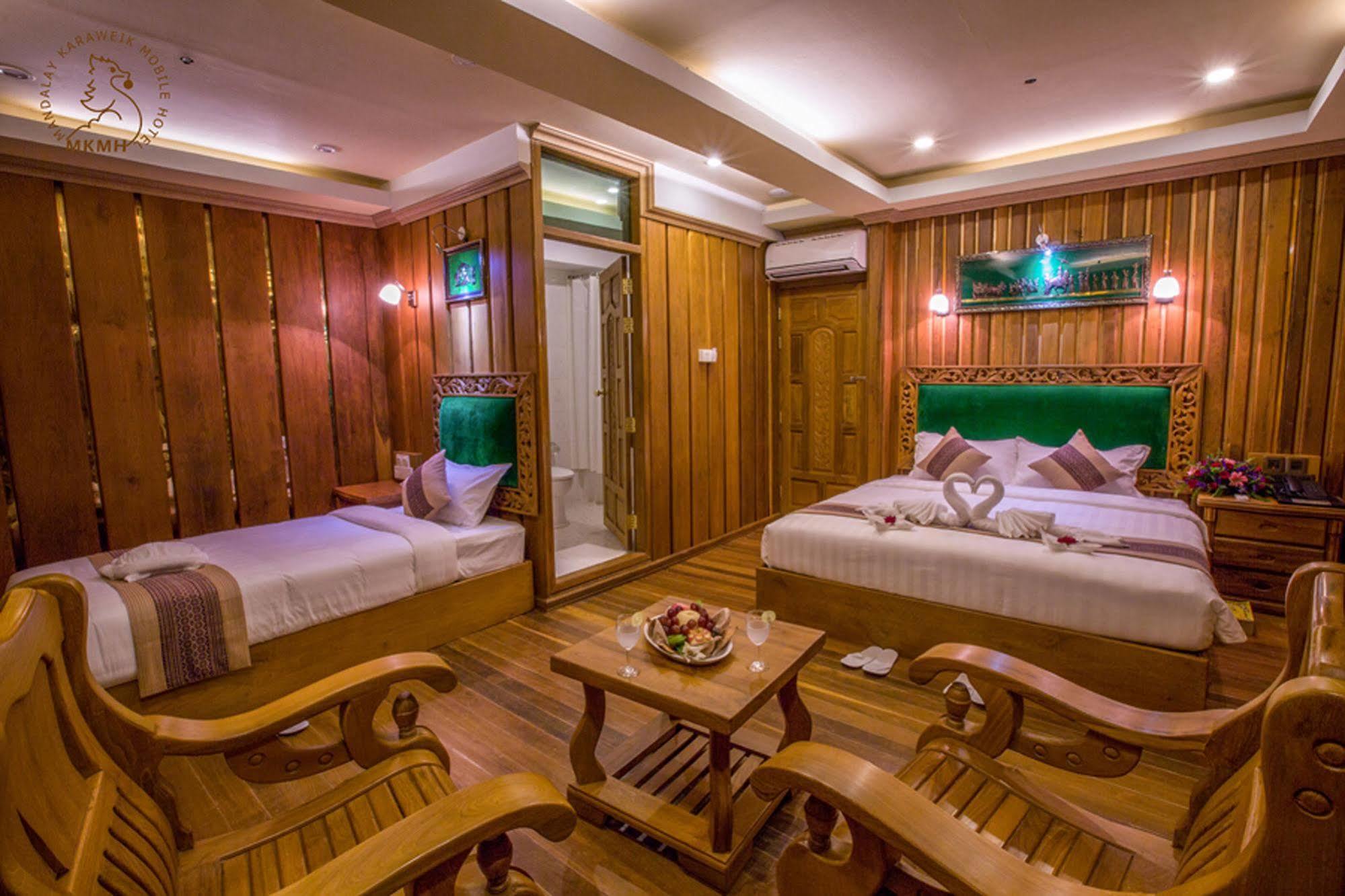 Mandalay Karaweik Mobile Hotel Esterno foto